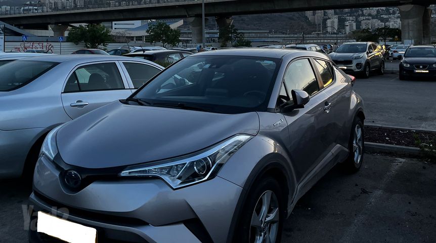 מודעת רכב טויוטה C-HR