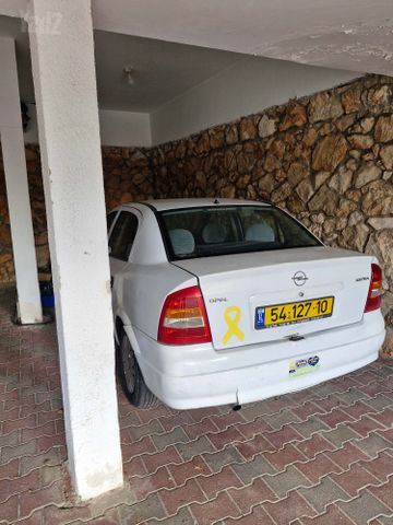 אופל אסטרה