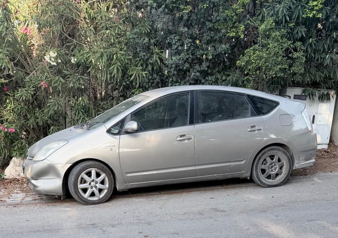 מודעת רכב טויוטה פריוס