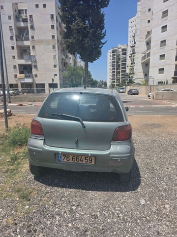 טויוטה יאריס