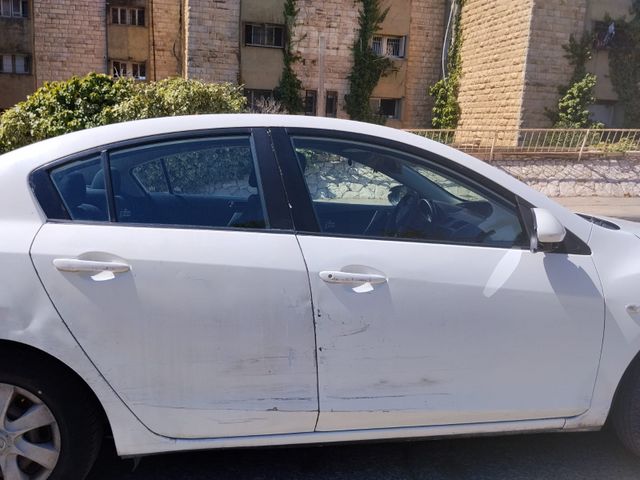 מודעת רכב מאזדה 3