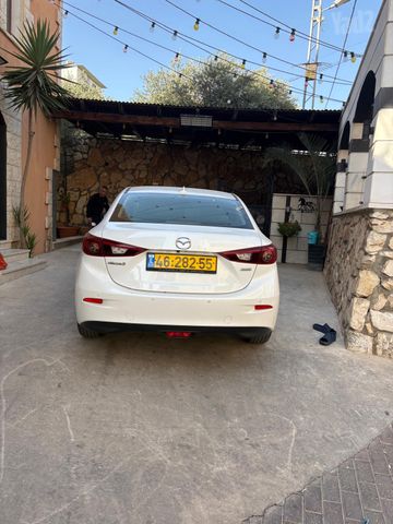 מאזדה 3