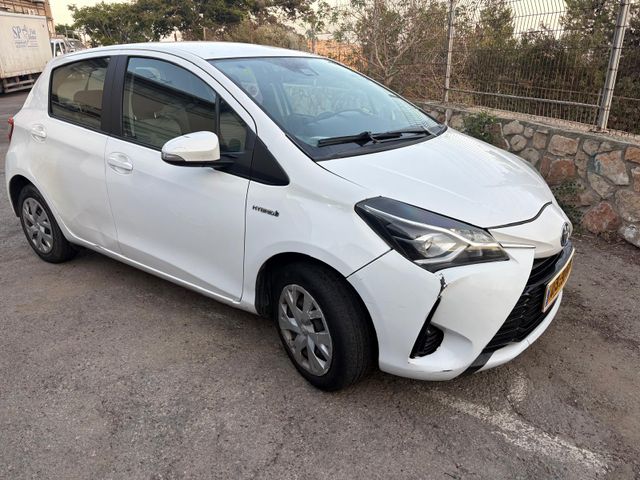 טויוטה יאריס