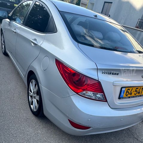 יונדאי אקסנט i25