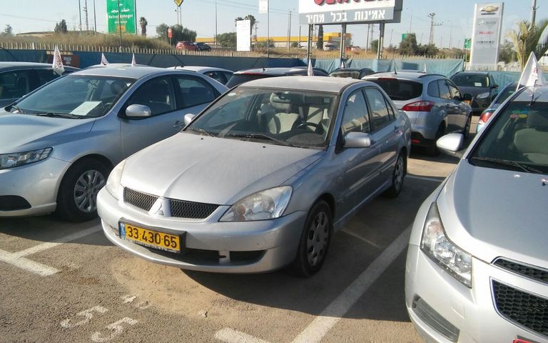 לנסר Executive אוט׳ 1.6 (98 כ״ס)