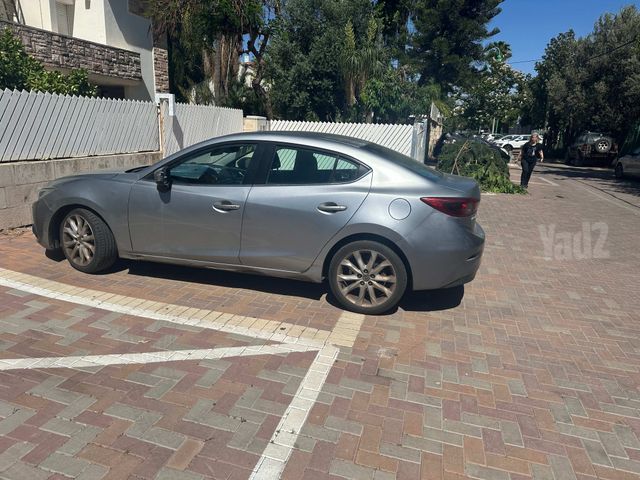 מאזדה 3