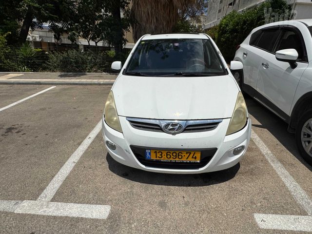 יונדאי i20