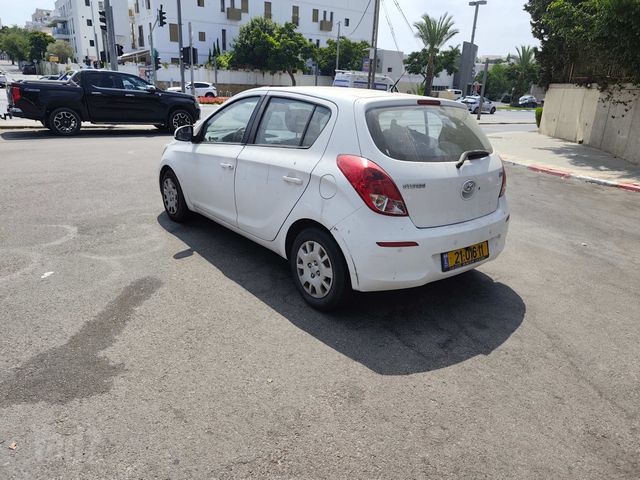 יונדאי i20