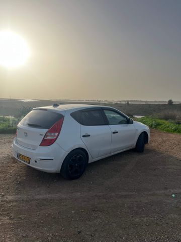 יונדאי i30
