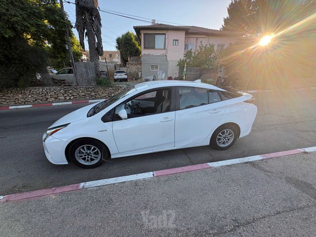 מודעת רכב טויוטה פריוס
