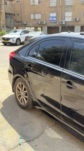מיצובישי לנסר