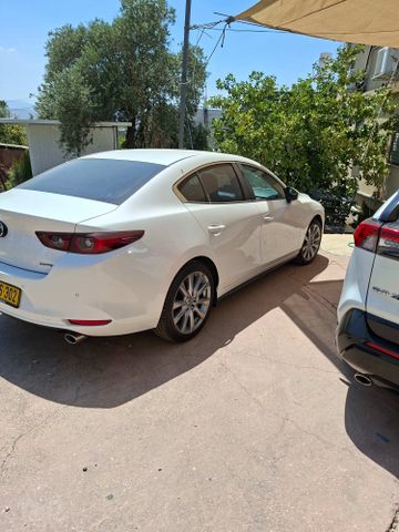 מאזדה 3