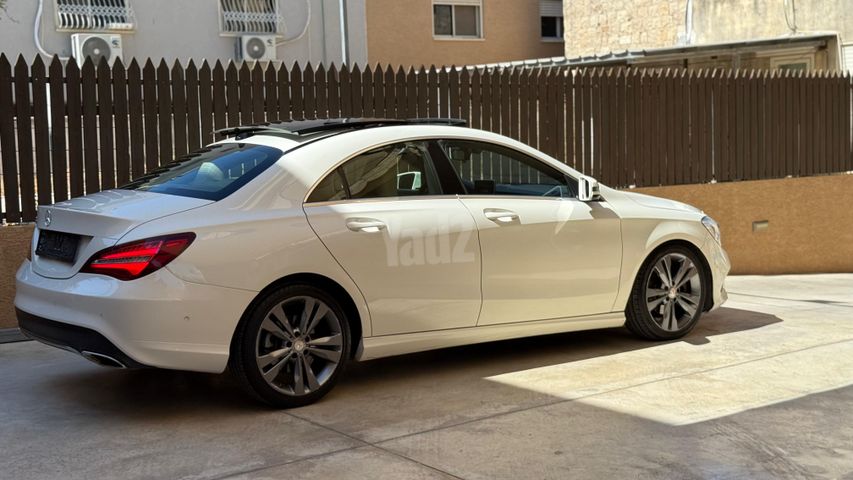 מודעת רכב מרצדס-בנץ CLA