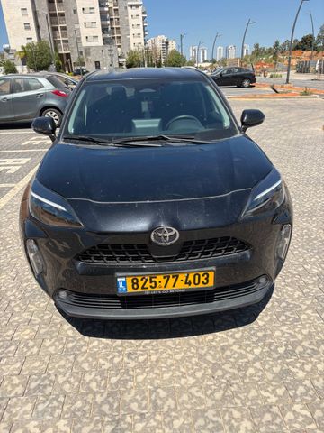 יאריס קרוס Urban היברידי אוט׳ בנזין 1.5 (92 כ״ס)