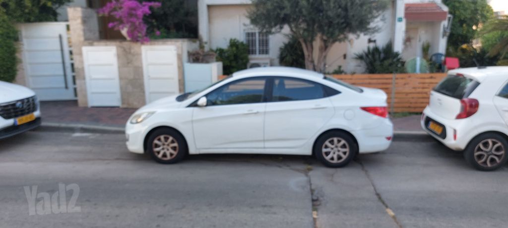 יונדאי אקסנט i25