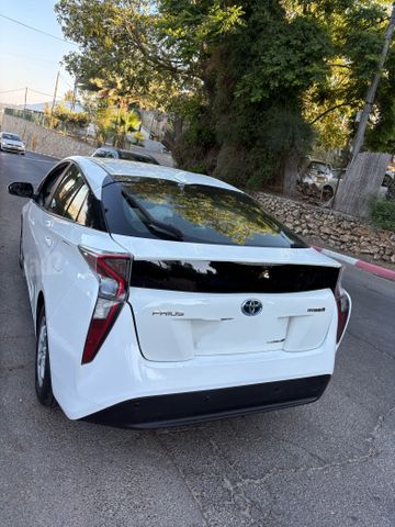 טויוטה פריוס