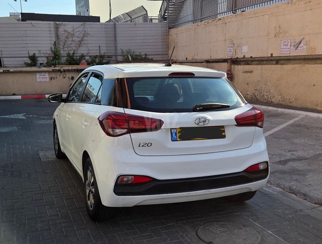 יונדאי i20