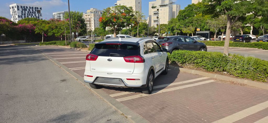 קיה נירו