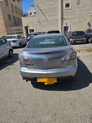 מאזדה 3