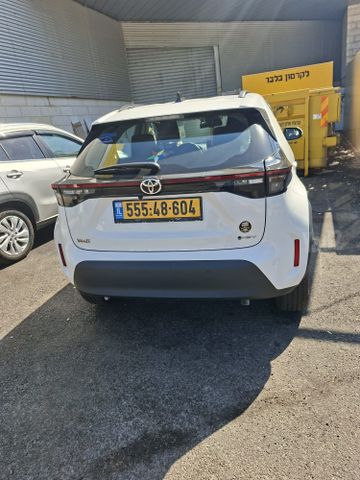 טויוטה יאריס קרוס