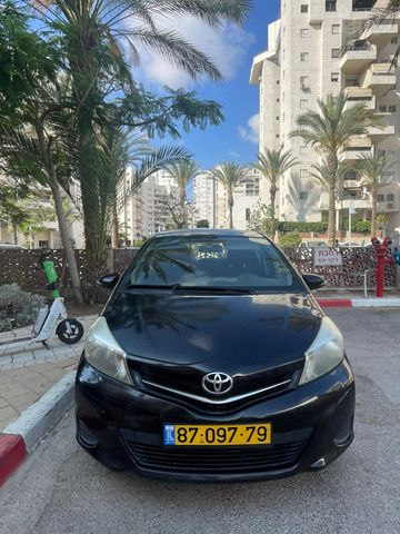 טויוטה יאריס
