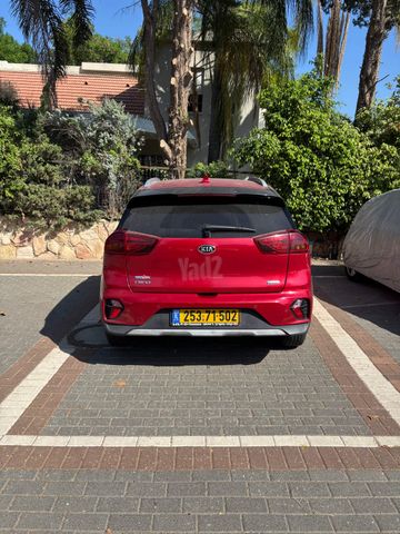 קיה נירו