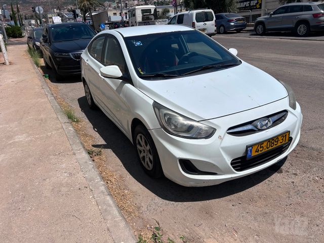 יונדאי אקסנט i25