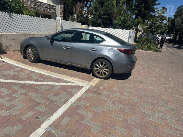 מאזדה 3