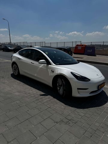 מודעת רכב טסלה מודל 3