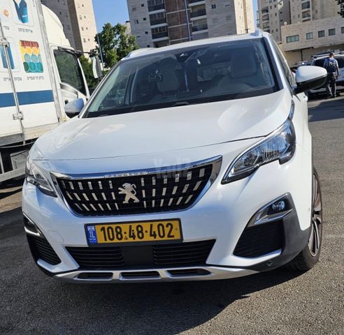 פיג'ו 3008