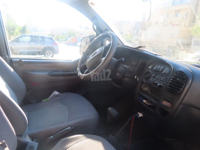 יונדאי H-1 / i800