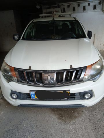 מיצובישי טרייטון / L200