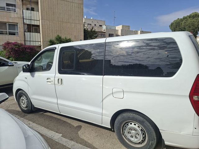 יונדאי H-1 / i800