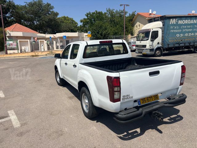 איסוזו די-מקס