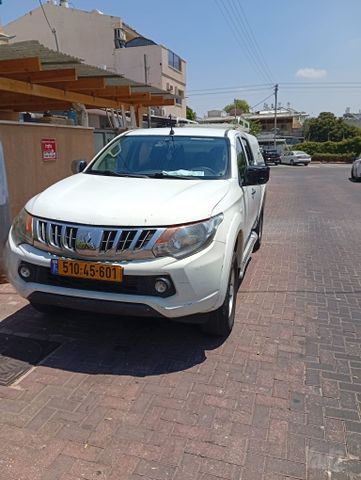 מיצובישי טרייטון / L200