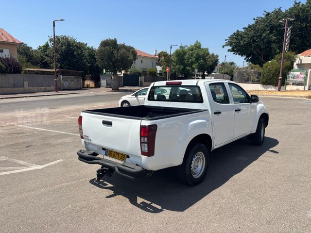 איסוזו די-מקס