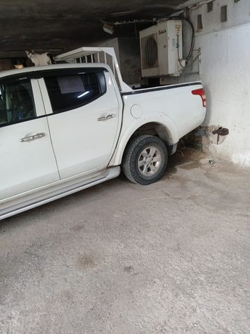 מיצובישי טרייטון / L200
