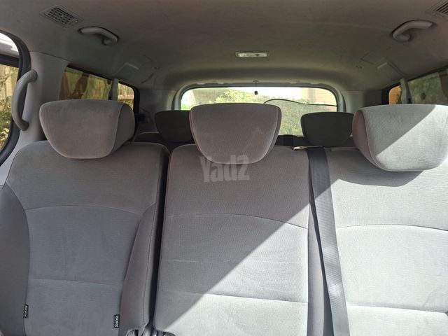 יונדאי H-1 / i800