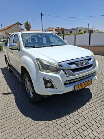 איסוזו די-מקס