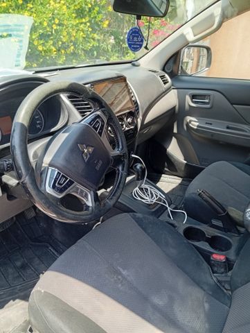 מיצובישי טרייטון / L200
