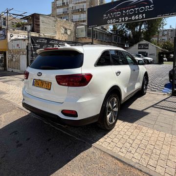 קיה סורנטו