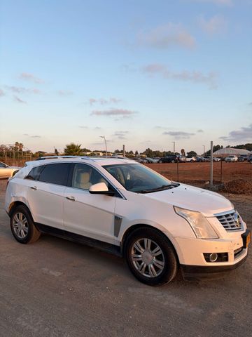 קאדילק SRX