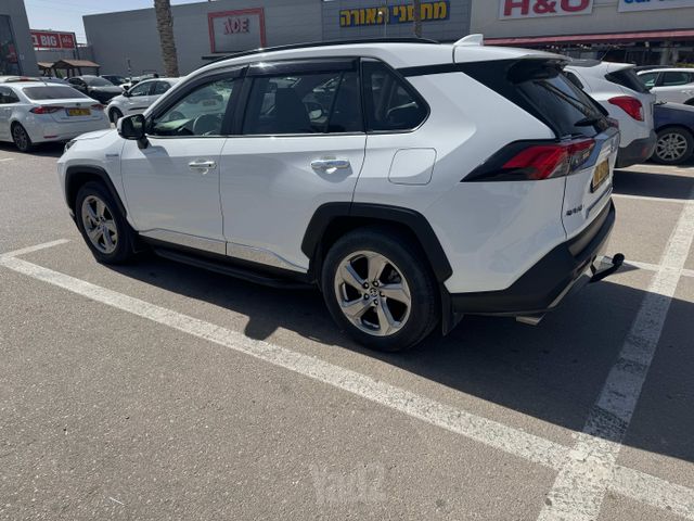 טויוטה RAV4