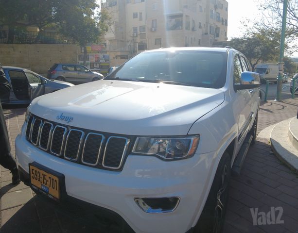 מודעת רכב ג'יפ גרנד צ'ירוקי