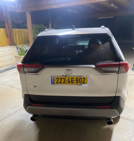 מודעת רכב טויוטה RAV4