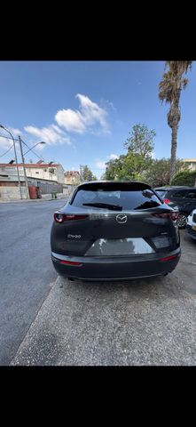 מודעת רכב מאזדה CX-30