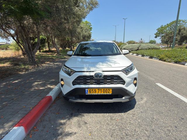 טויוטה RAV4