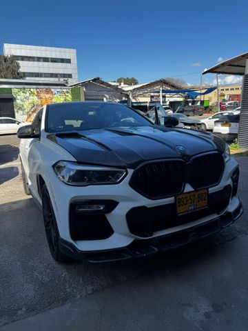 ב מ וו X6 M