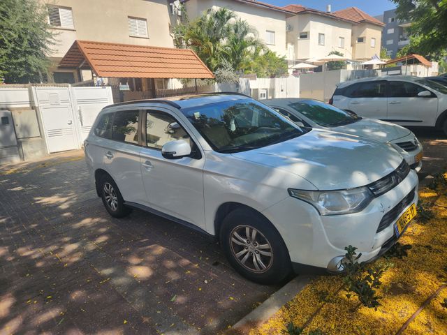 מודעת רכב מיצובישי אאוטלנדר