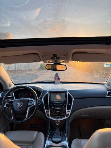 קאדילק SRX